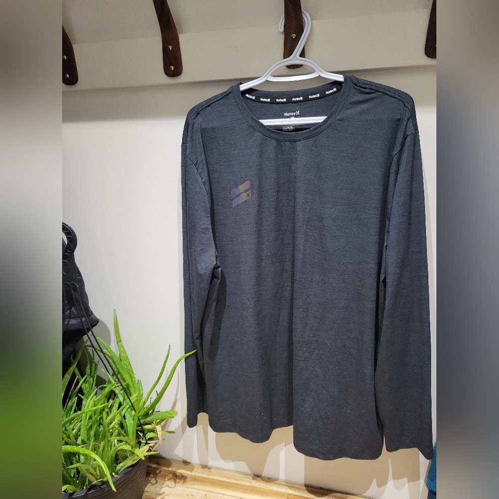 Hurley Men's Long Sleeve Crew in Dark Charcoal Gray